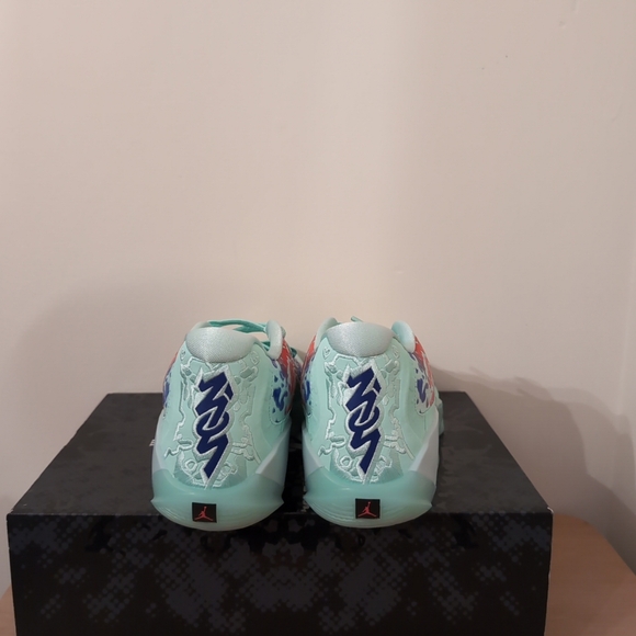 Nike Jordan Zion 3 GS - Picture 4 of 5